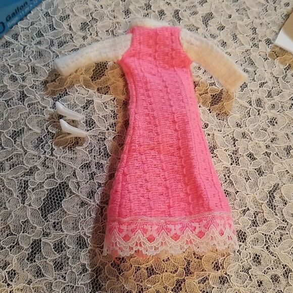 Vintage Barbie Clone Doll 70' style dress - Picture 1 of 7